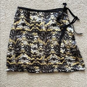 Stylish Black and Yellow Patterned Skirt